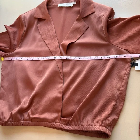 ASTR The Label Women's Calypso Long Sleeve Cropped Collared Blouse Top Large NWT - Picture 13 of 15